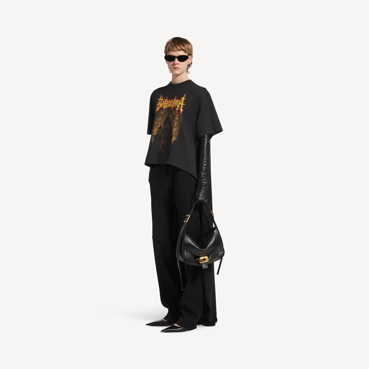 Женская футболка Balenciaga Sacré Cœur Train черного цвета — фото 2