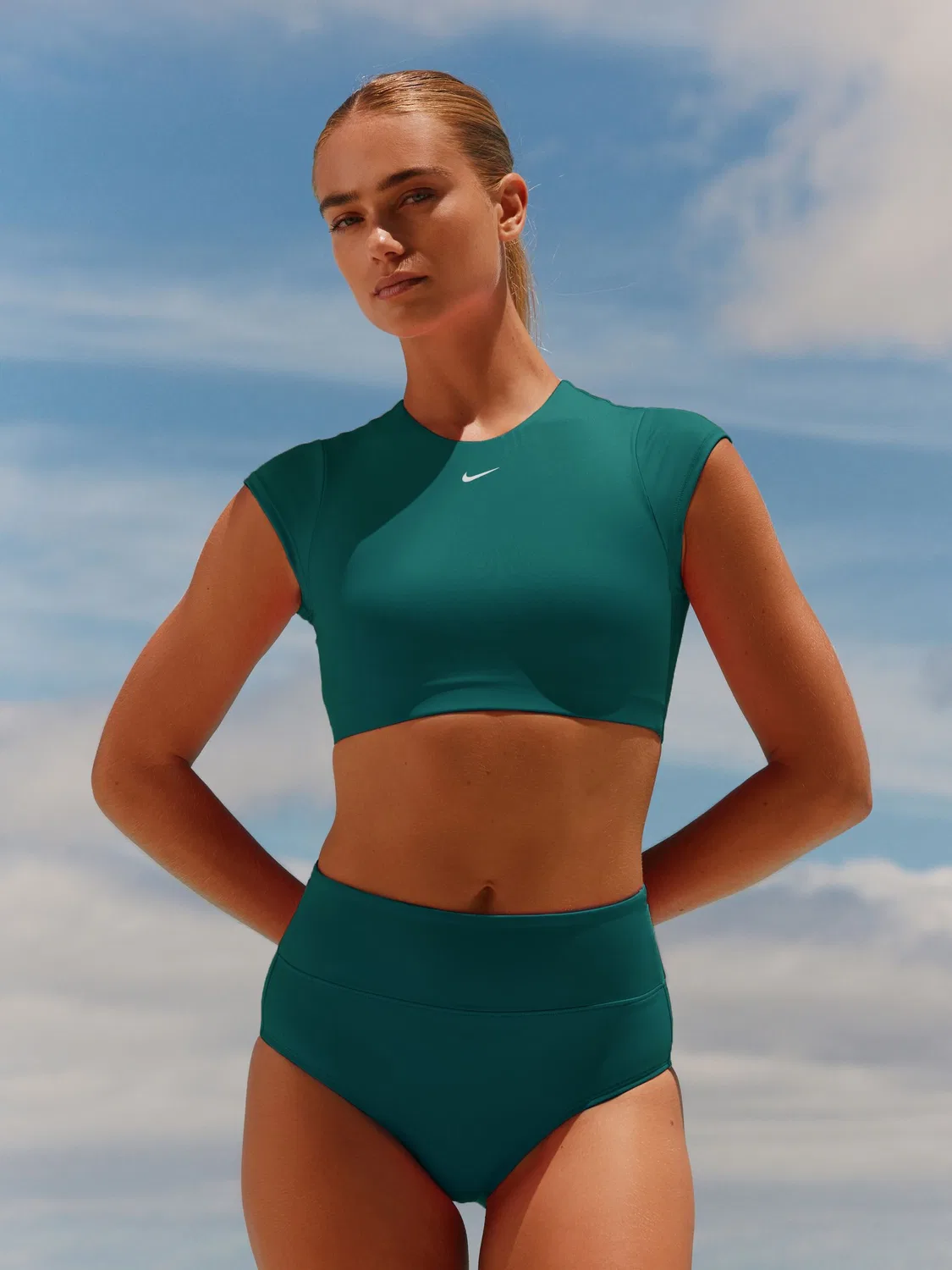 Топ для плавания с капюшоном Nike, зеленый