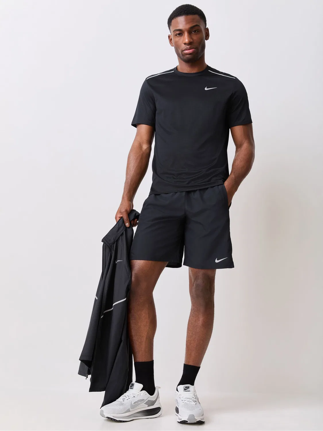 Футболка беговая Miler Dri-FIT UV Nike, черный — фото 2