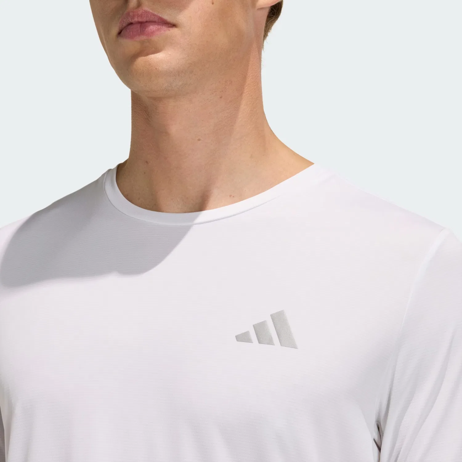 Спортивная футболка Adidas Performance Shirt Adi365 Essentials белого цвета — фото 4