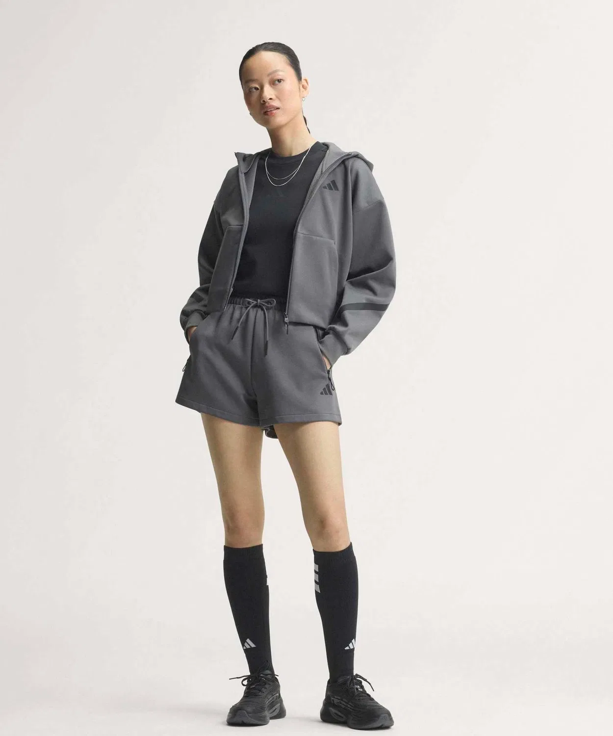 Женские шорты свободного кроя с кулиской ZNE Adidas, Серый