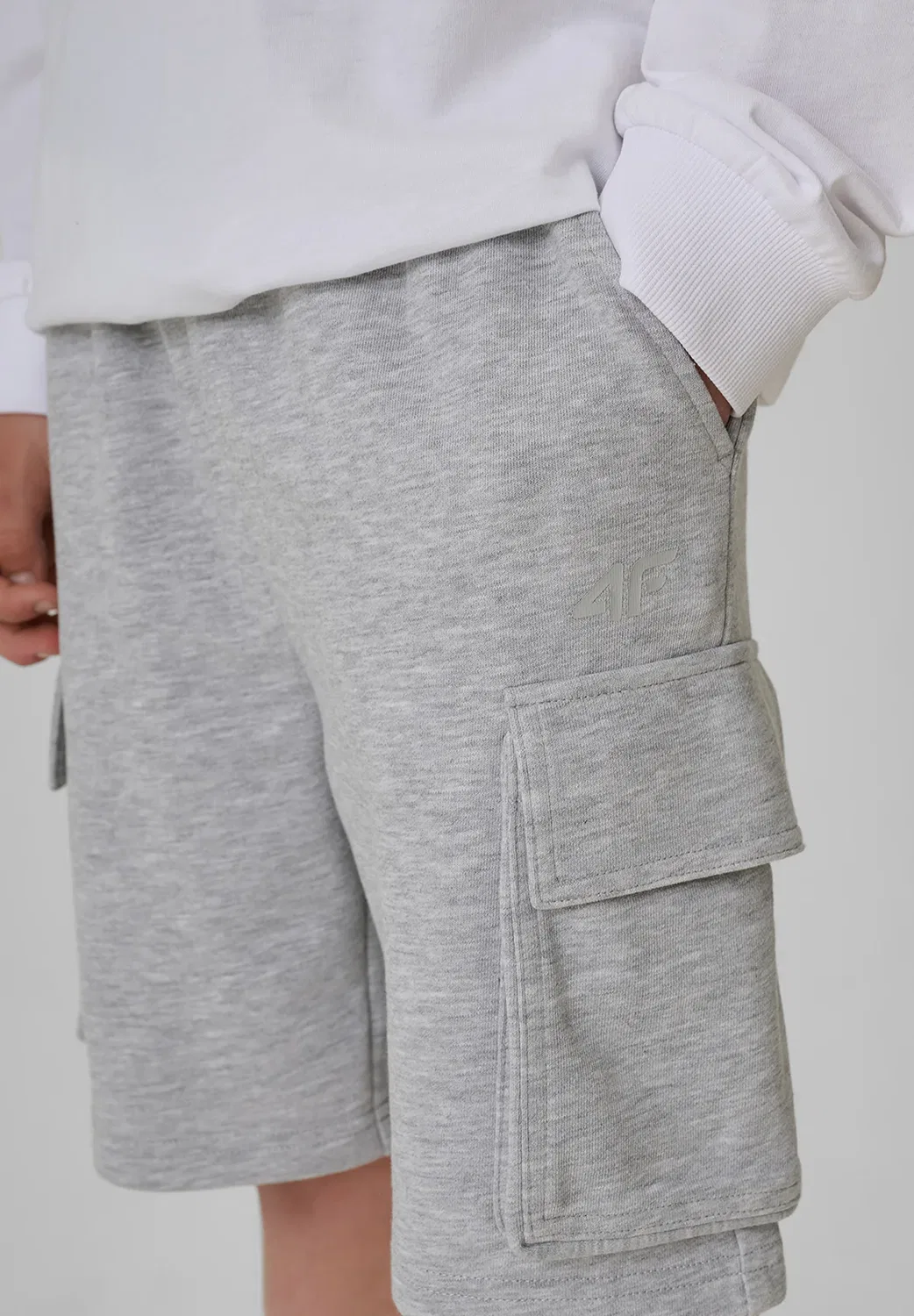 Spodenki dresowe chłopięce - czarne 140 (9-10 лат) - спортивные шорты 4F, Grey Melange — фото 4