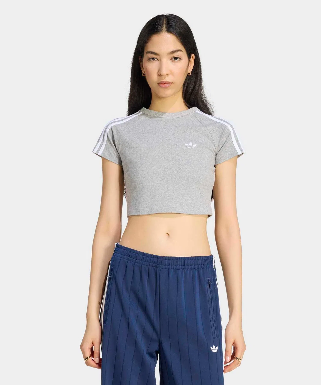 Женская футболка с коротким рукавом, облегающая, модель SST Baby Tee Adidas, Grey