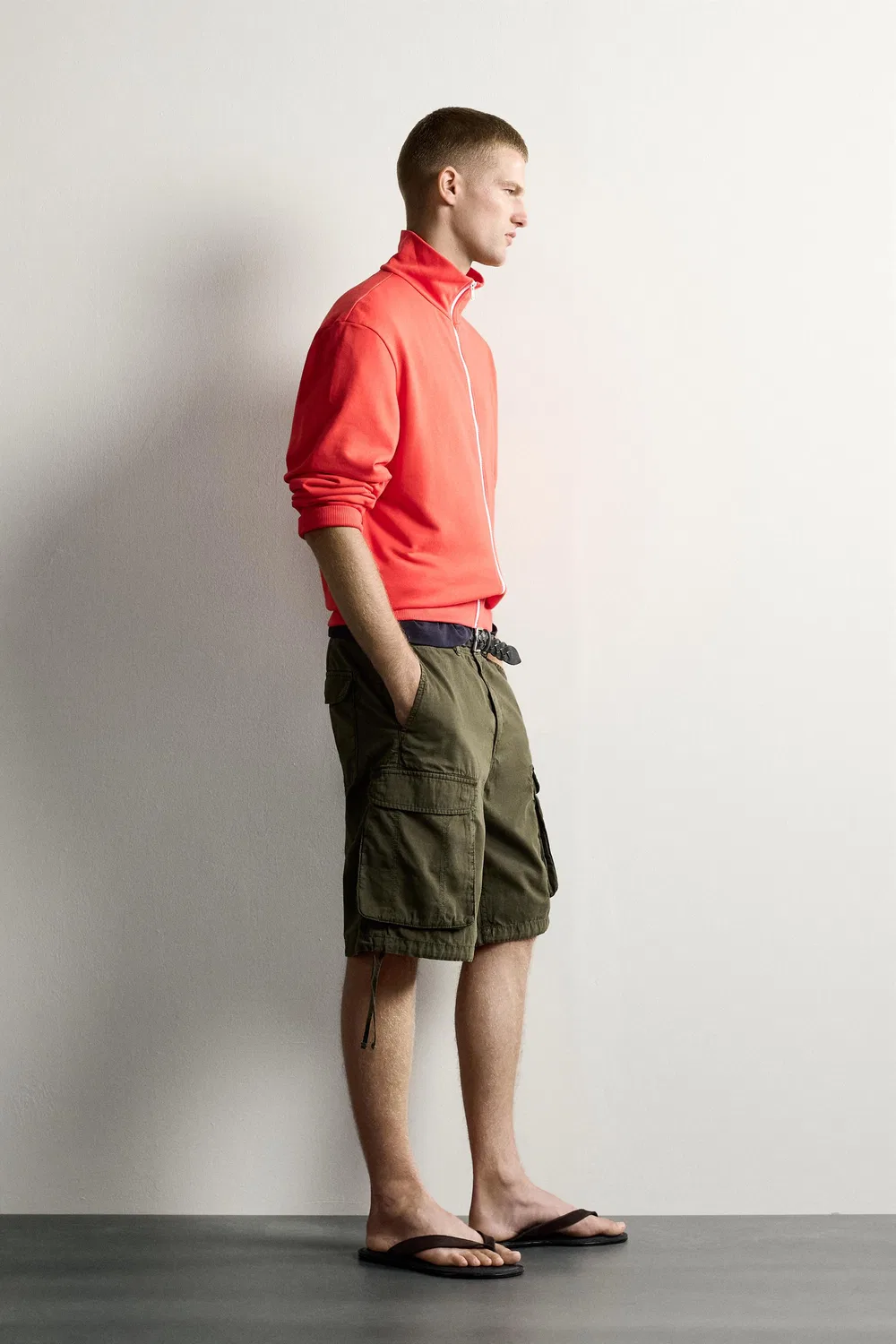 Толстовка свободного кроя с контрастной застежкой-молнией ZARA, Red/Orange — фото 4