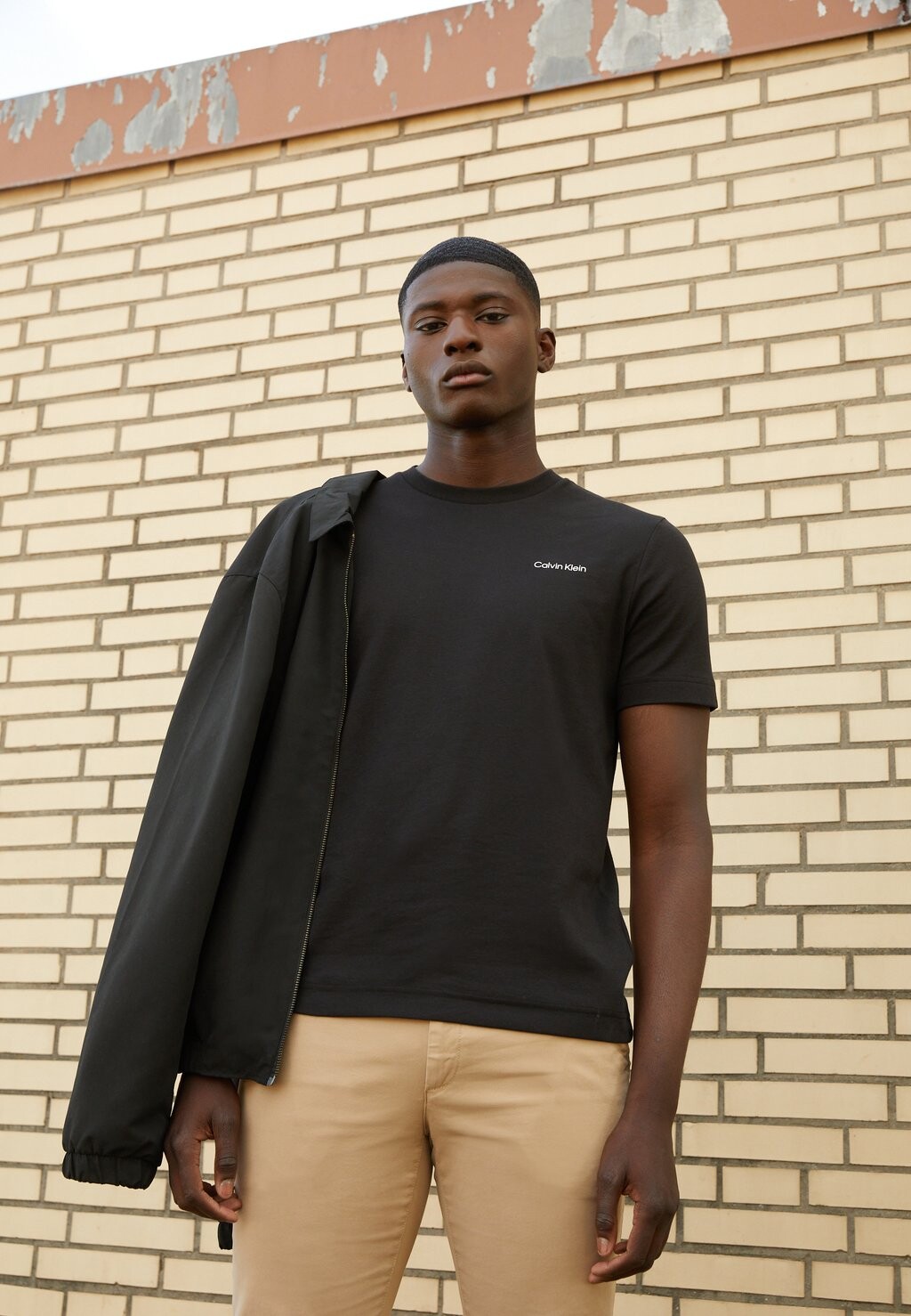 

Базовая футболка MICRO LOGO Calvin Klein, цвет black
