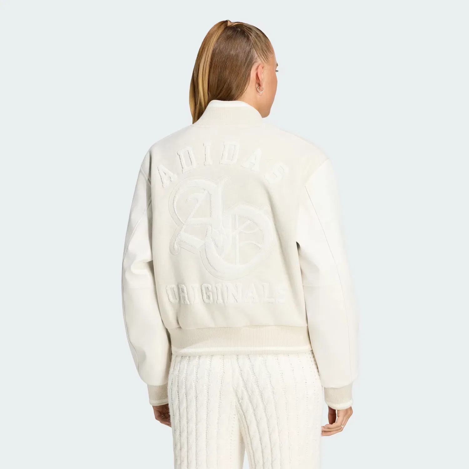 Женская куртка оверсайз Varsity Jacket Adidas Originals, Alumina/Chalk White — фото 2