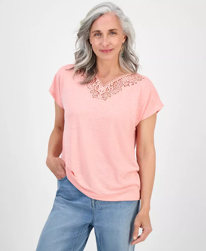 

Топ с кружевной отделкой и короткими рукавами Petite Style & Co, розовый