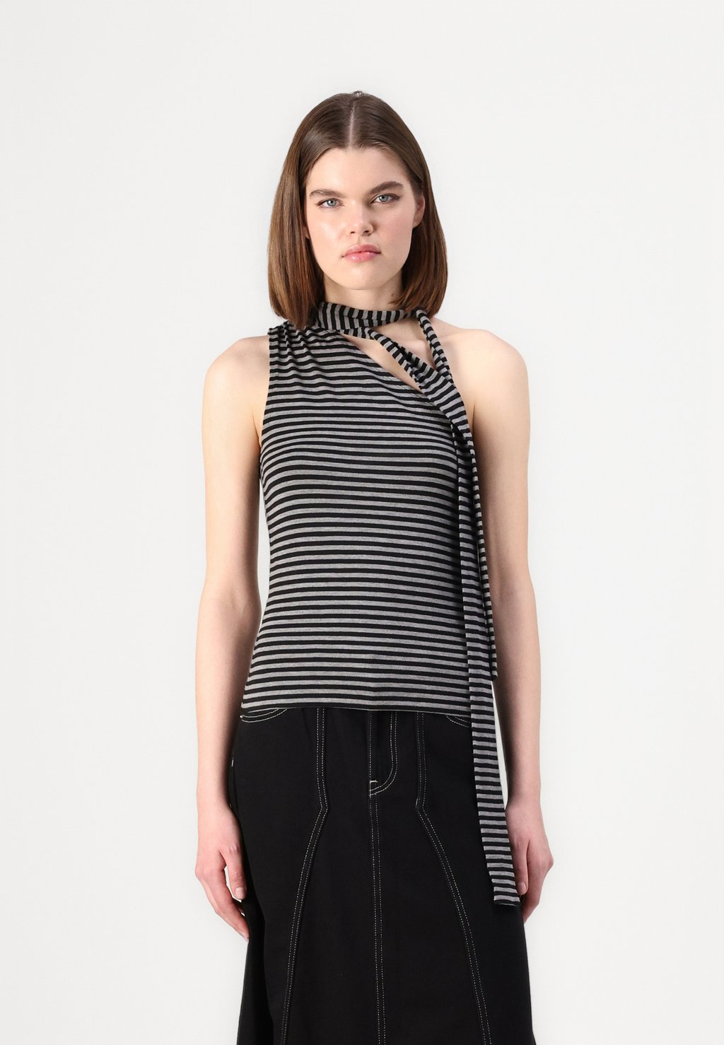 

Топ IZA ONE SHOULDER Weekday, серый