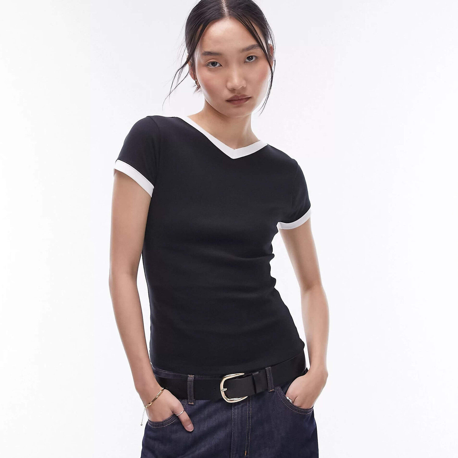 

Футболка Topshop Elongated Contrasting V-neck, черный