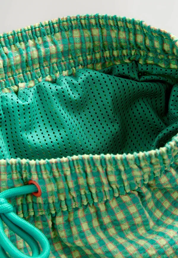 Плавки в клетку Regular fit - seersucker 5 inch swim shorts Next, Green Gingham, зеленый — фото 3