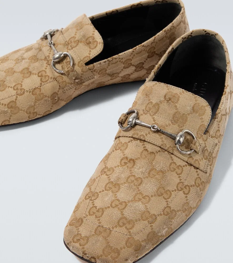 Лоферы Horsebit GG Canvas с эффектом потертости Gucci, бежевый — фото 3