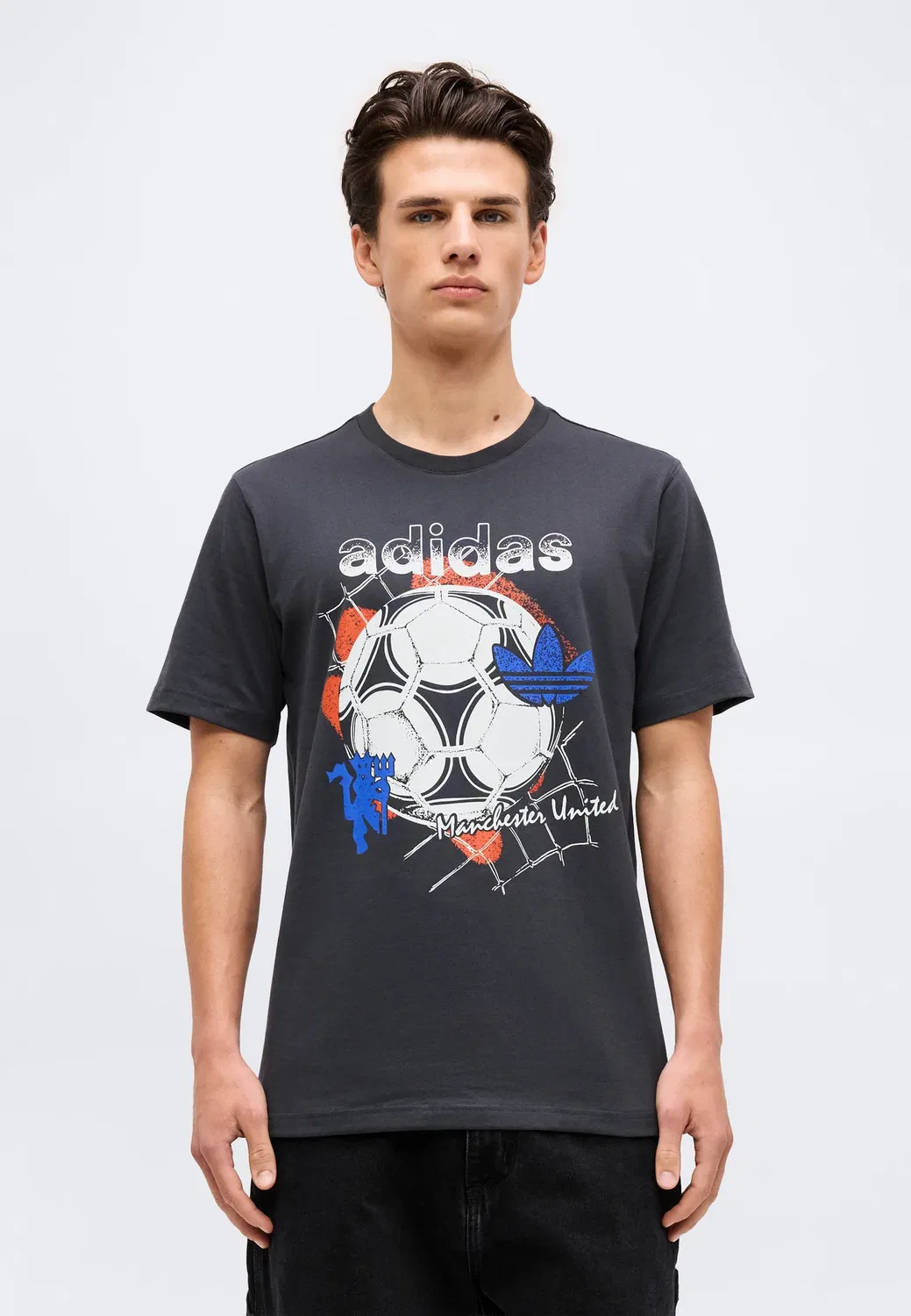 Футболка с графическим принтом "Манчестер Юнайтед" Adidas Originals, Carbon