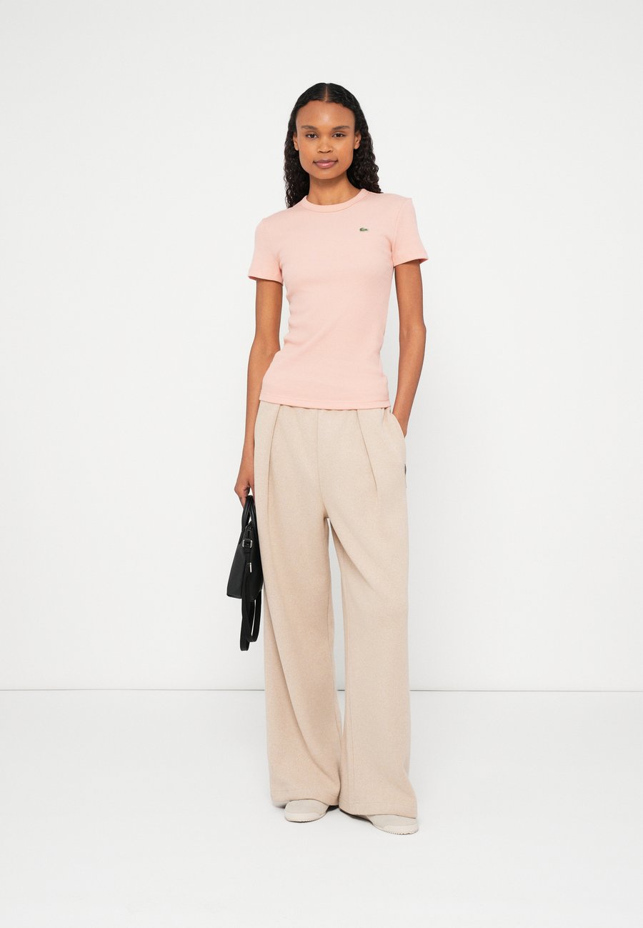 Футболка Lacoste Basic T-shirt Miami/Light Pink — фото 2