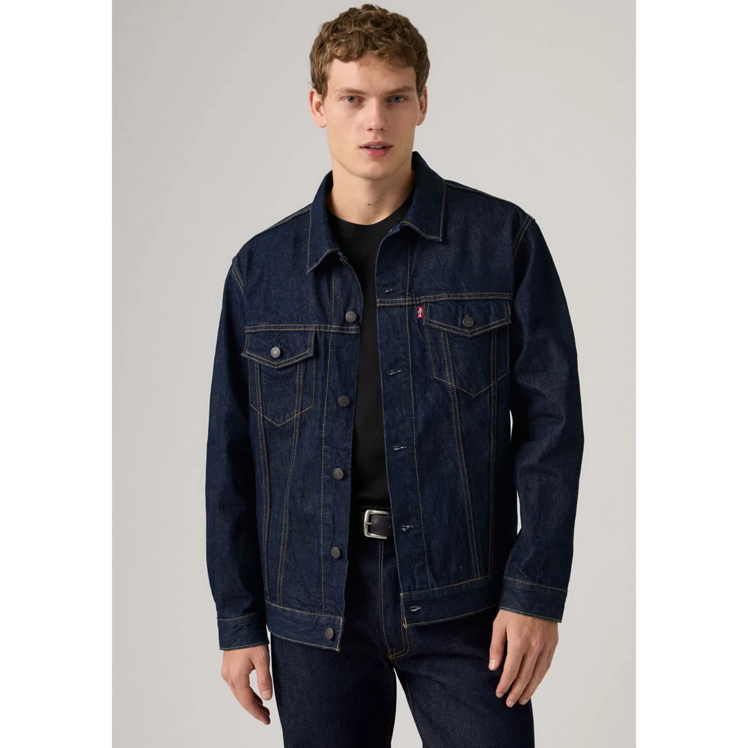 Мужская джинсовая куртка свободного кроя New Relaxed Fit Truck Levi's, Wash It Out Rinse T — фото 2