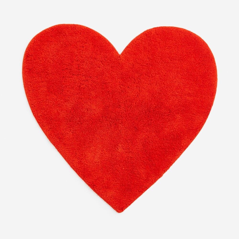 

Ковер H&M Home Tufted Heart, ярко-красный