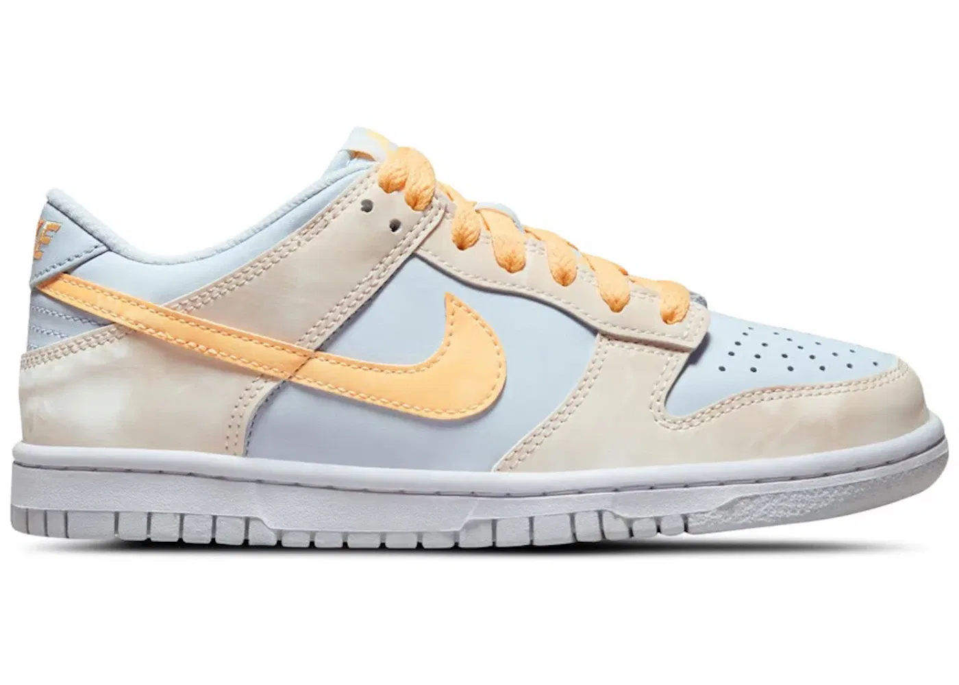 Детские кроссовки Lifestyle Nike Dunk Low Nike, Pale Ivory/Football Grey/White/Melon Tint