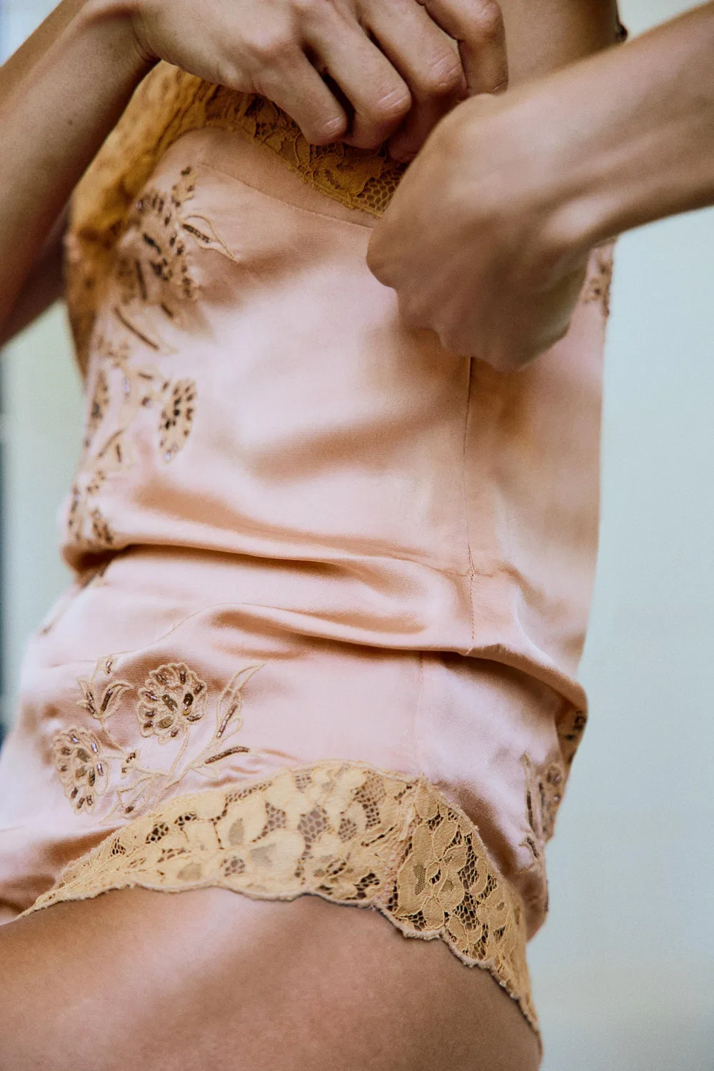Вышитый атласный боди ZARA, Brick — фото 4
