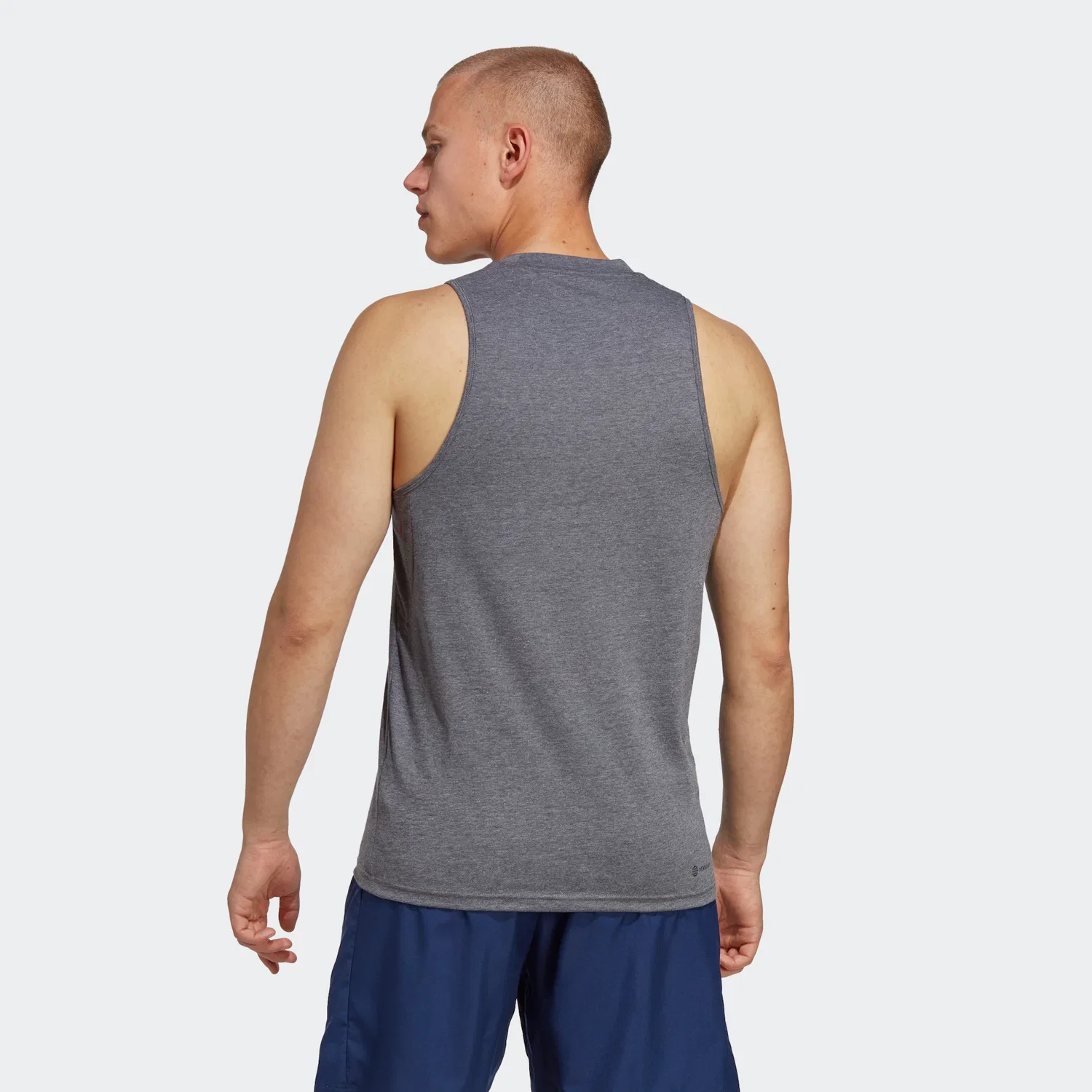 Мужской безрукавный тренировочный топ с технологией AEROREADY Adidas Performance, Dark Grey Heather/White/Black — фото 2
