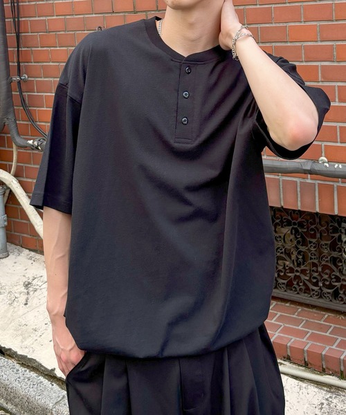 

Футболка-поло с завязками на воротнике, приталенная, унисекс Confirm, черный