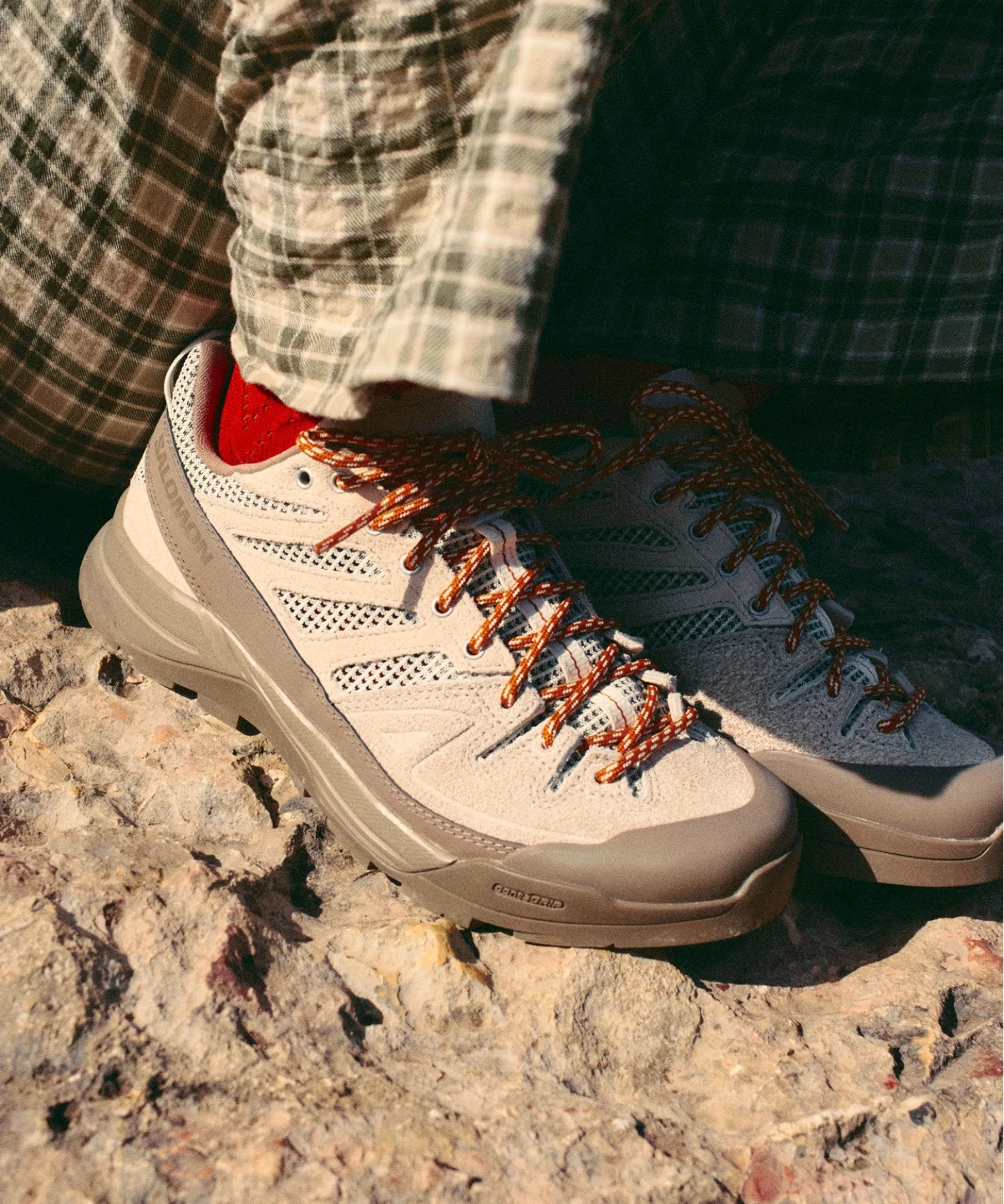 Мужские кроссовки из премиальной ткани X-ALP WOVEN L49148200 SALOMON бежевые