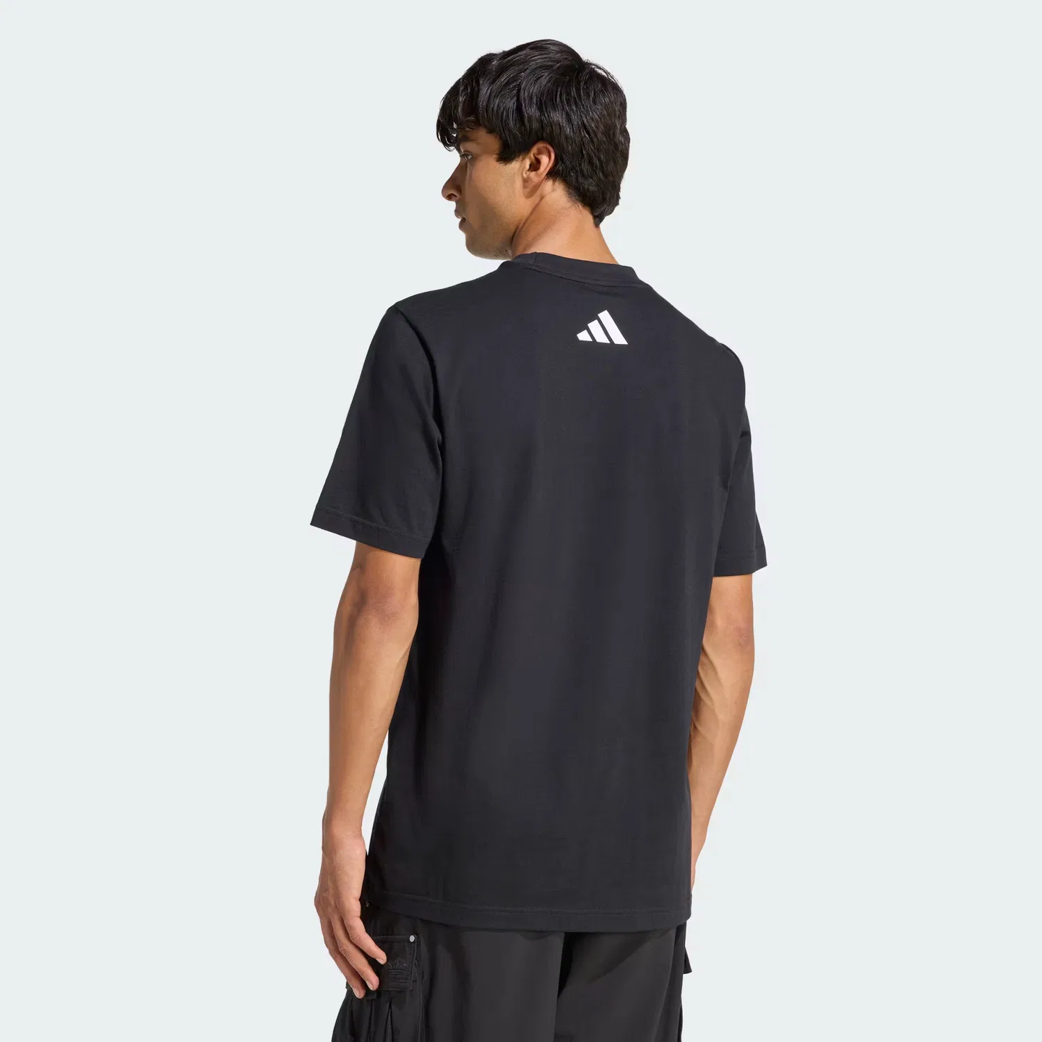 Мужская футболка с вышитым логотипом Mercedes - AMG Petronas Formula 1 Team DNA Graphic Adidas Performance, черный/semi mint rush — фото 3
