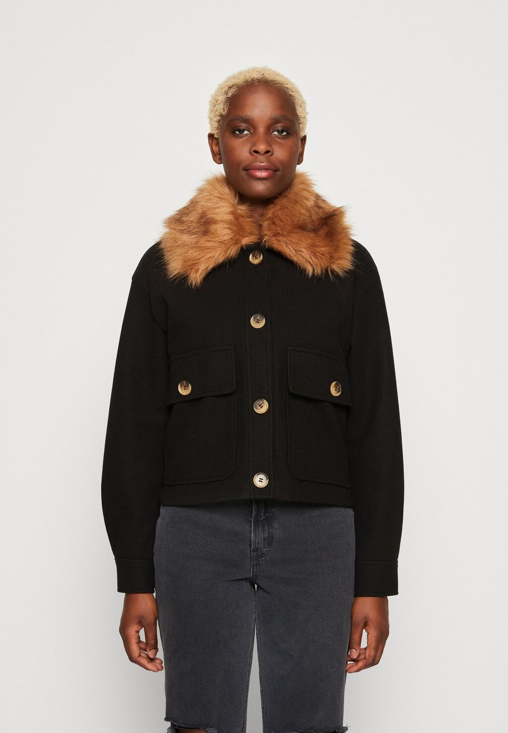 

Куртка ONLY КОРОТКАЯ МЕХОВАЯ РУБАШКА ONLEMMA, цвет black solid