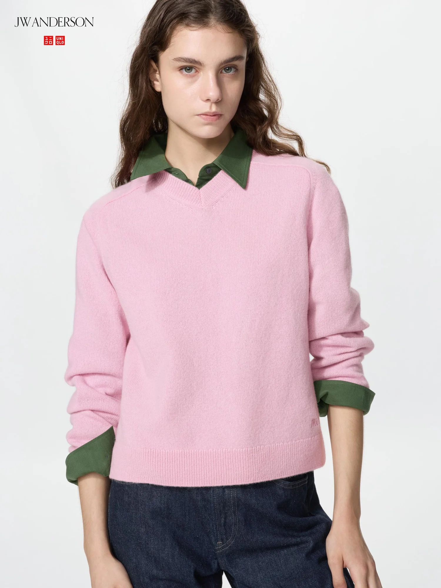 Свитер Uniqlo x JW Anderson Cashmere с V-образным вырезом, 11 розовый