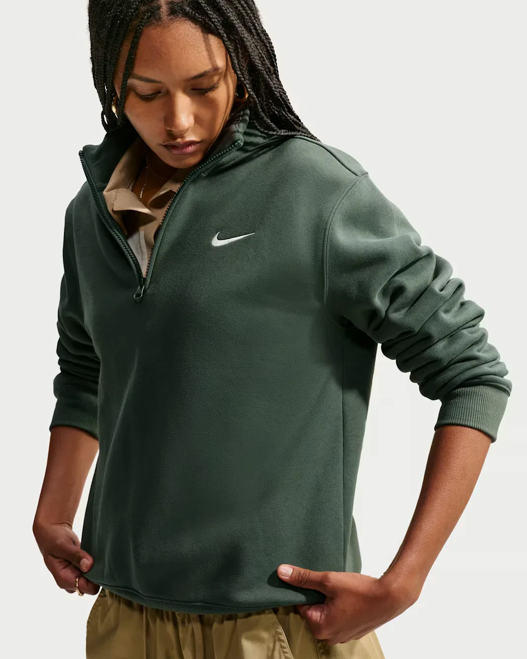 Женская футболка с застежкой-молнией на четверть длины Nike Studio Fleece Medium Weight, Camo Green/Sail