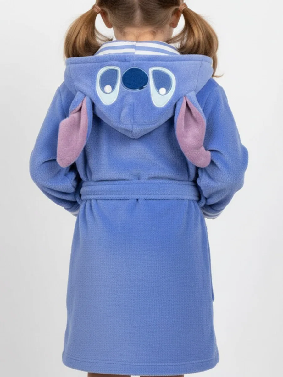 Банный халат Disney Lilo & Stitch 'Stitch Bathrobe' светло-голубого цвета — фото 4