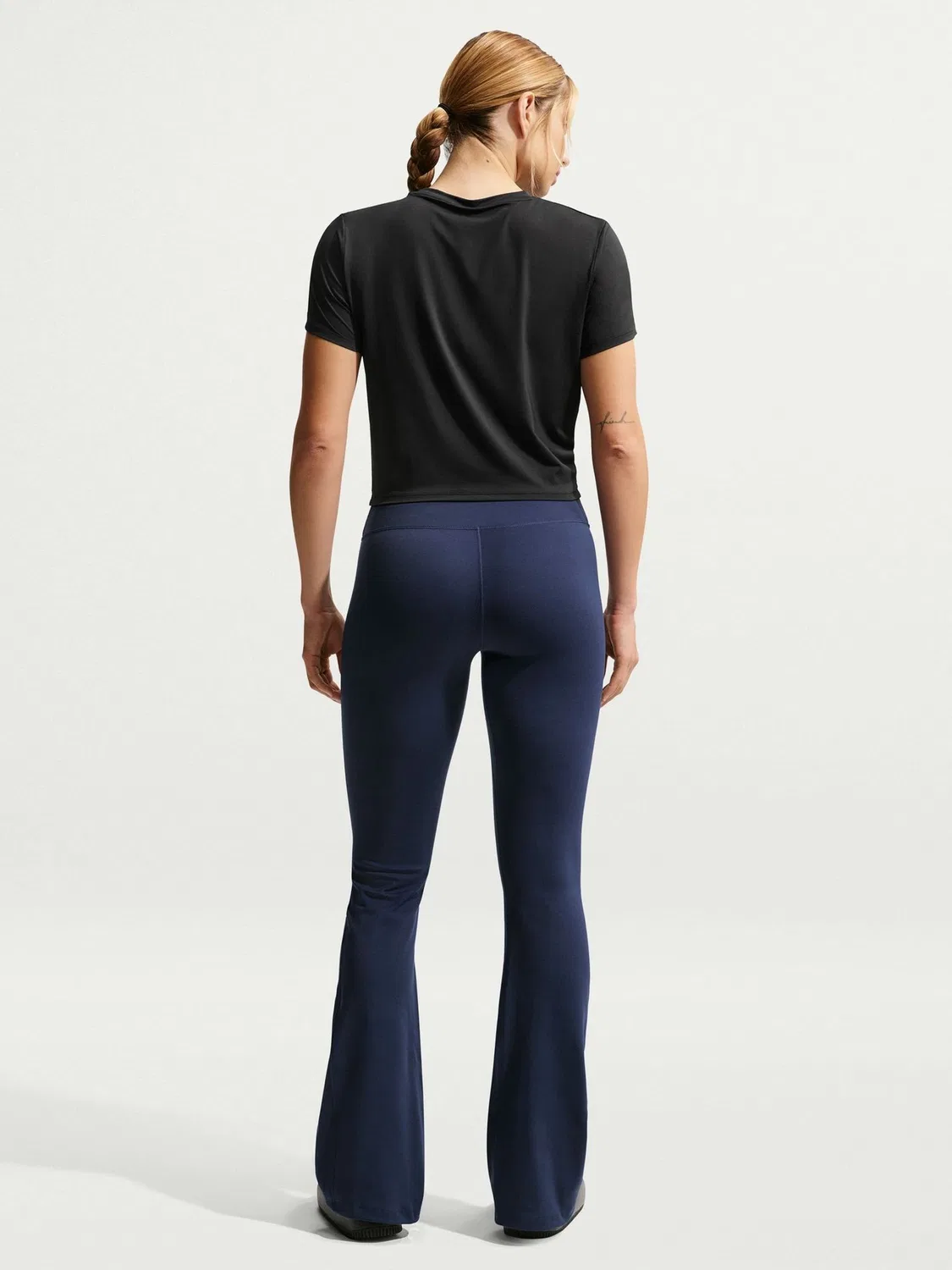 Топ Nike One Classic Twist Dri-FIT с коротким рукавом, черный — фото 2