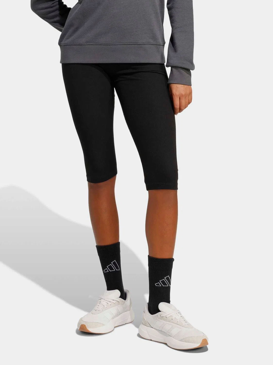 Леггинсы капри ребристые Seasonal Essentials adidas, черный