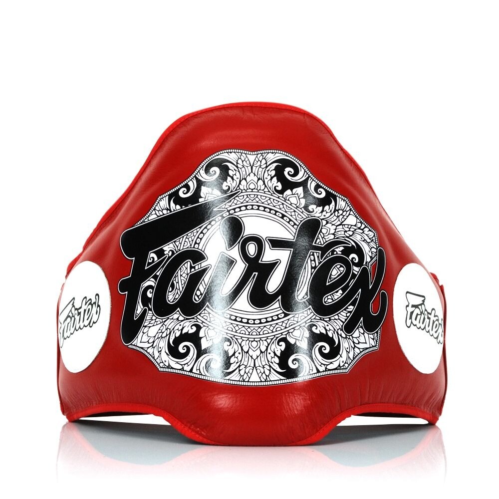 

Защитный пояс Fairtex Lightweight (A.K.A. "The Champion Belt"), красный