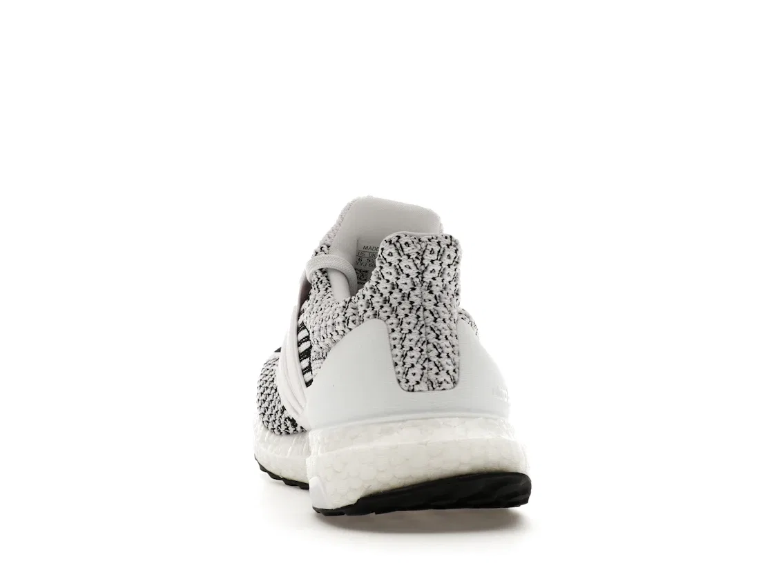 Детские кроссовки с технологией Primeblue Adidas Ultra Boost 5.0 DNA, Cloud White Cloud White Core Black — фото 4