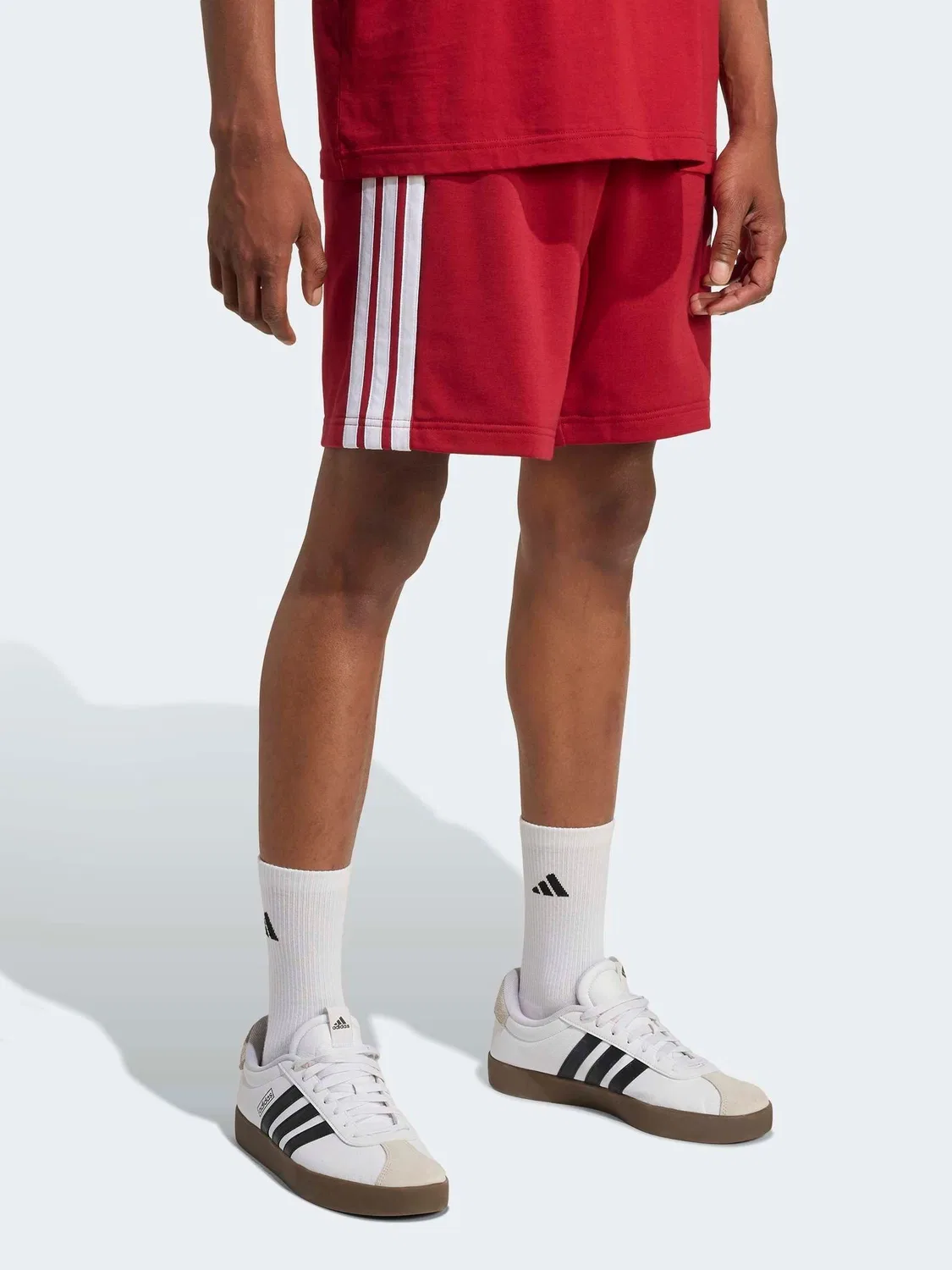 Шорты с тремя полосками adidas Essential, темно-красные