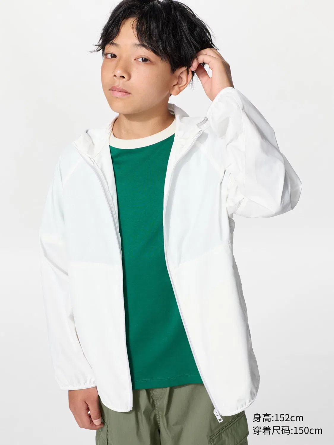 Детская легкая куртка с капюшоном и защитой от ультрафиолета Uniqlo, светло-серый — фото 2