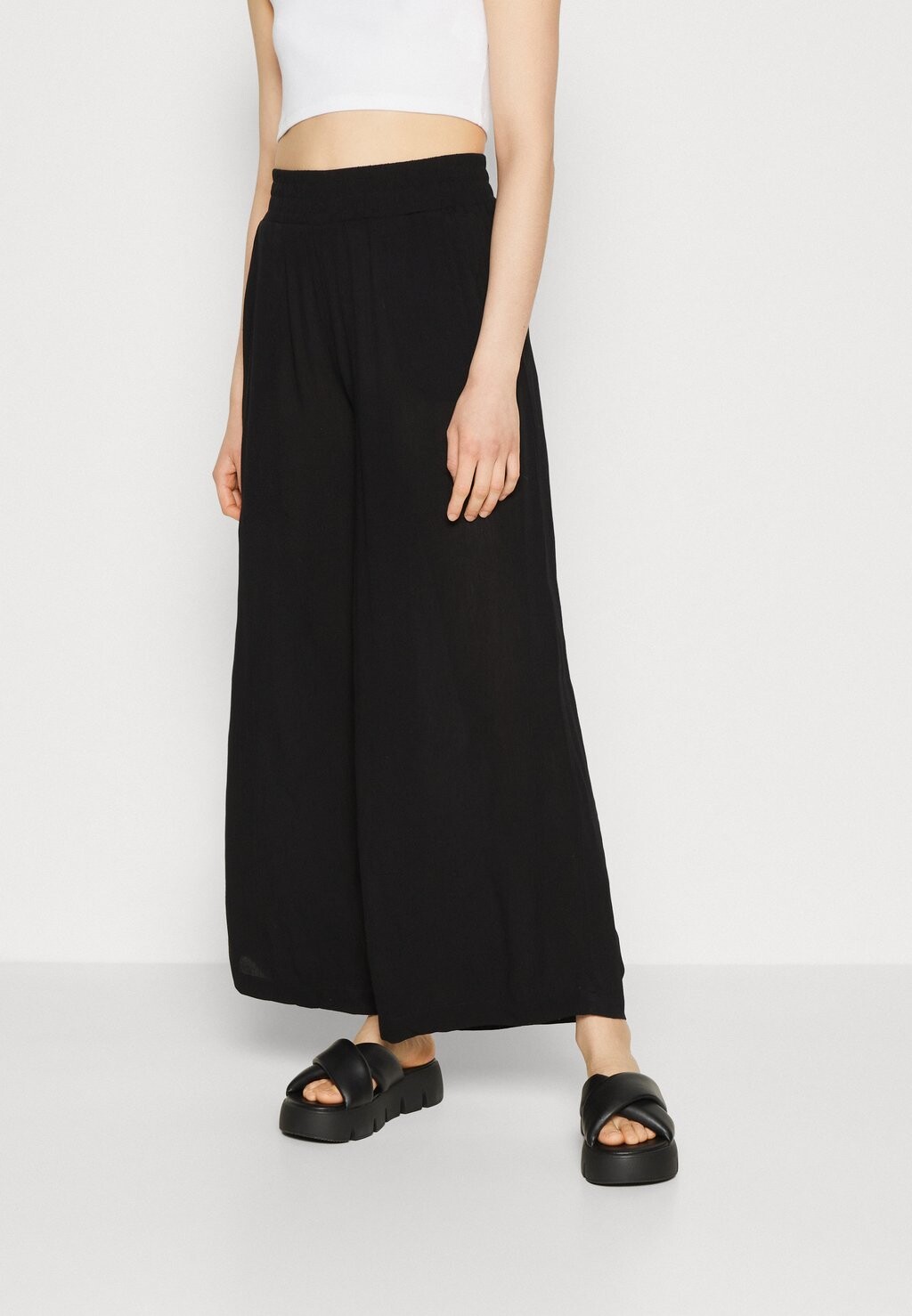 

Брюки Vero Moda Vmmenny Wide Pants, черный однотонный