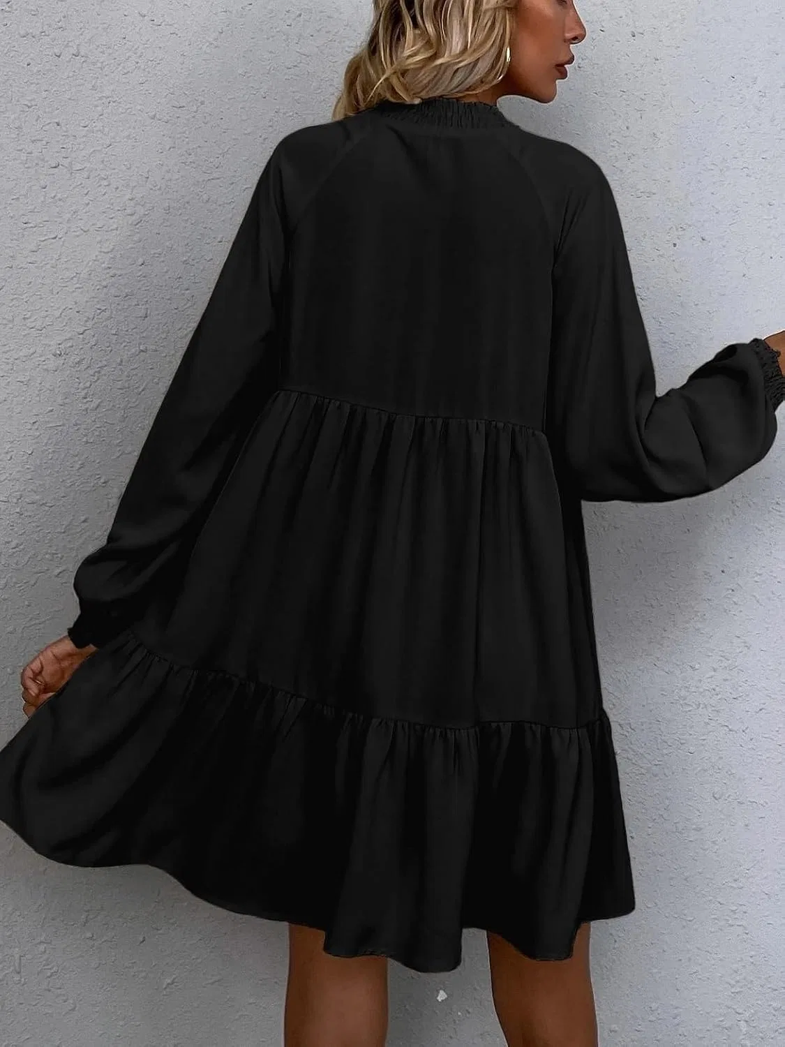 Женское короткое платье с галстуком на шее, фонарик рукав, Black — фото 2