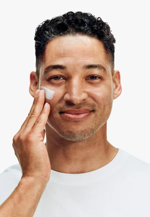 Ежедневное увлажнение, SPF 50 - защита от солнца 75 мл Clinique For Men — фото 3