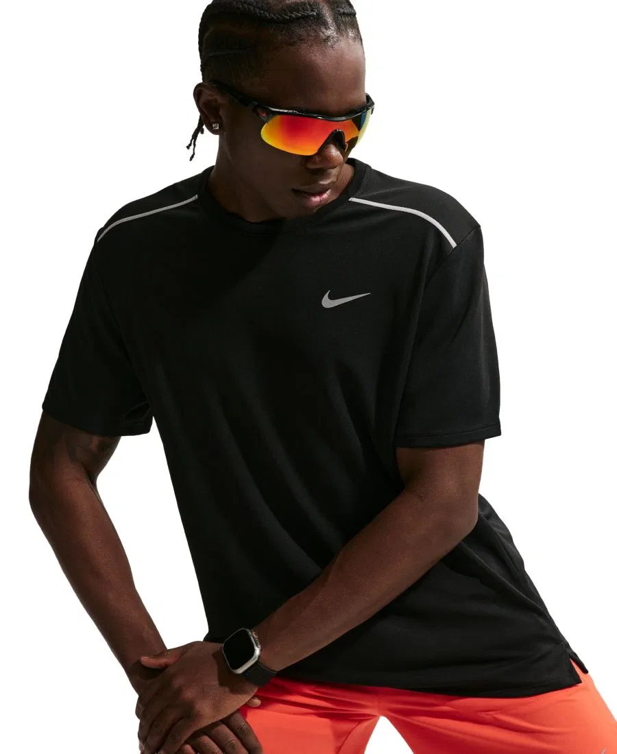 Футболка для бега Dri-FIT Miler с круглым вырезом Nike, Black Reflective Silver — фото 3
