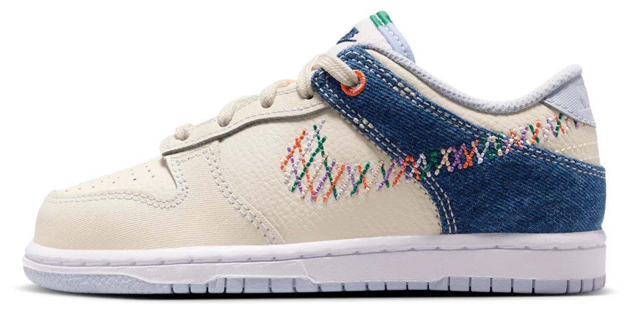 Кроссовки для мальчиков Dunk Low Nike, цвет Soft Pearl/Multicolor — фото 2