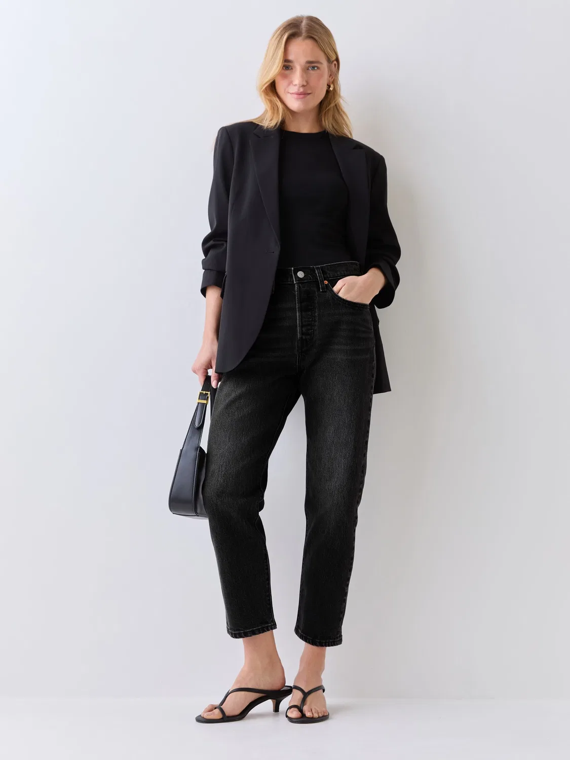 Укороченные джинсы Levi's Black Heart 501