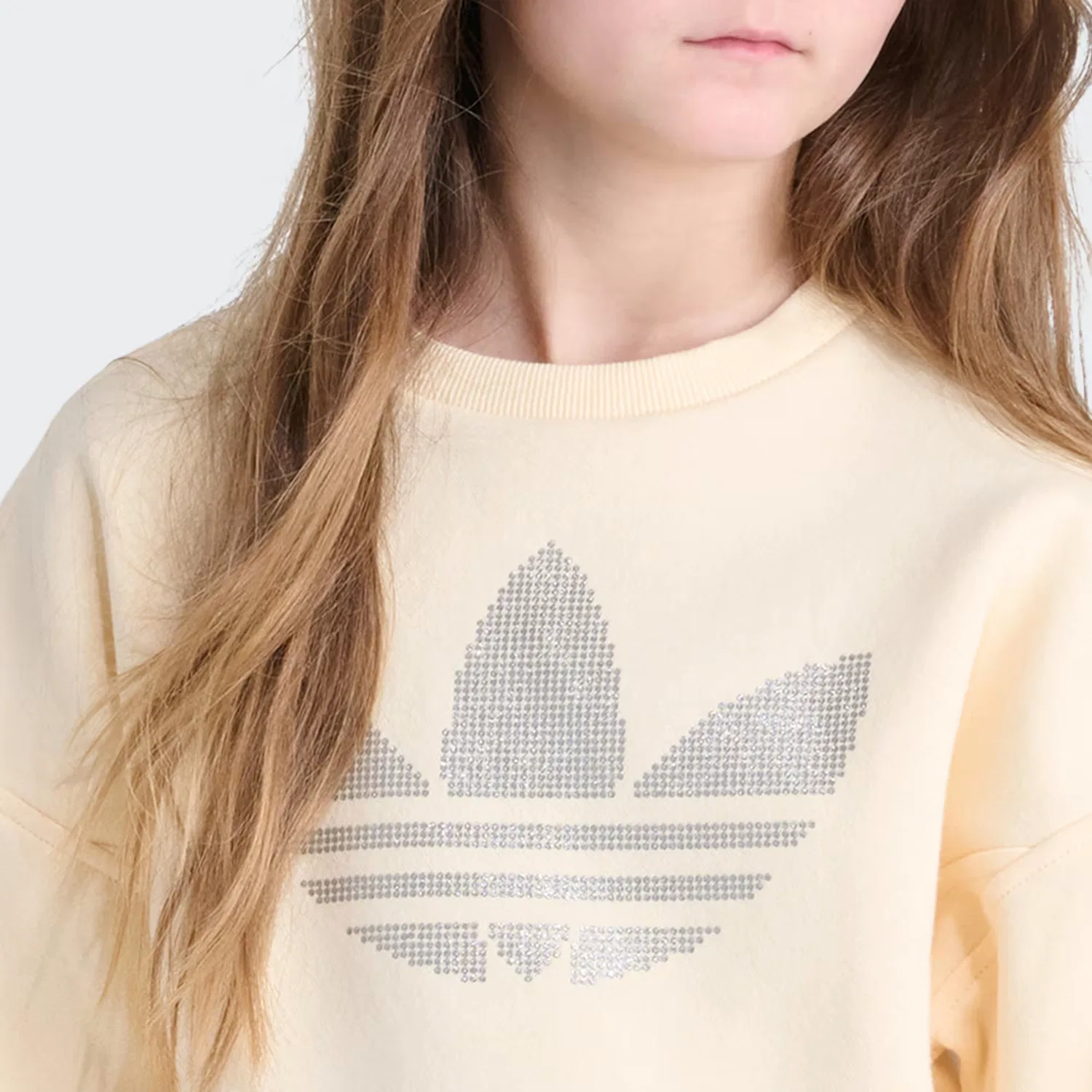 Детский флисовый пуловер с блестящим принтом Trefoil Adidas Originals, теплый ванильный — фото 3
