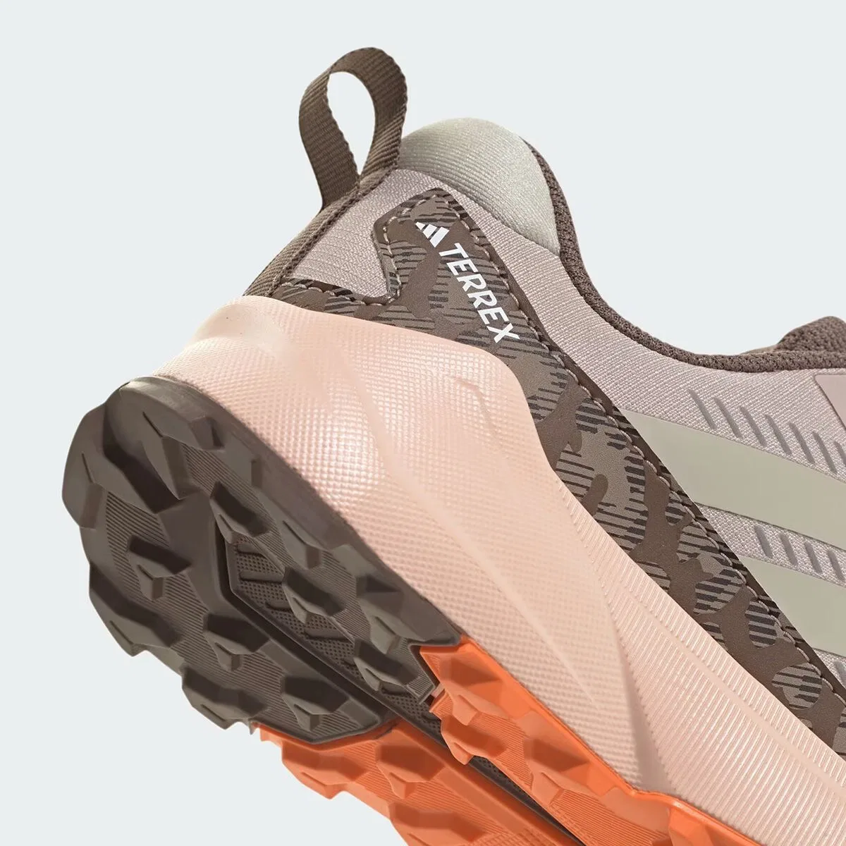 Детские походные ботинки для мальчиков Adidas Terrex Trailmaker 2 CP, Wonder Taupe/Wonder Alumina/Trace Brown — фото 3