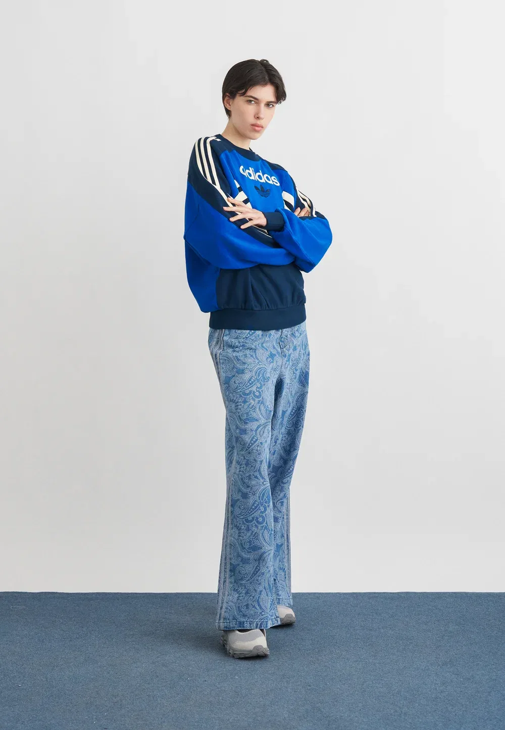 Графический принт - толстовка Adidas Originals, Bold Blue/Night Indigo — фото 2