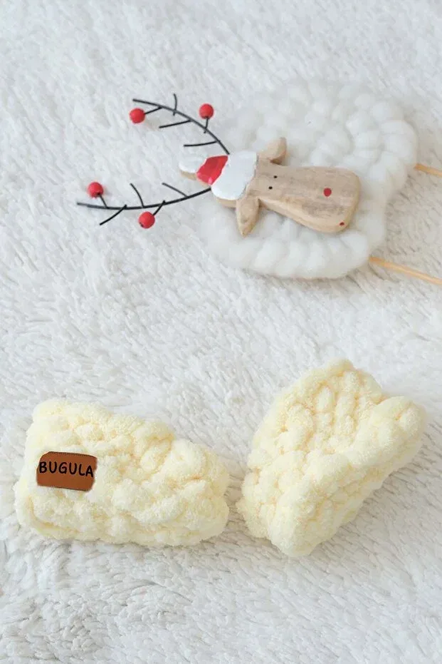 Детские пинетки из плюша без застежки Bugula, Light Yellow