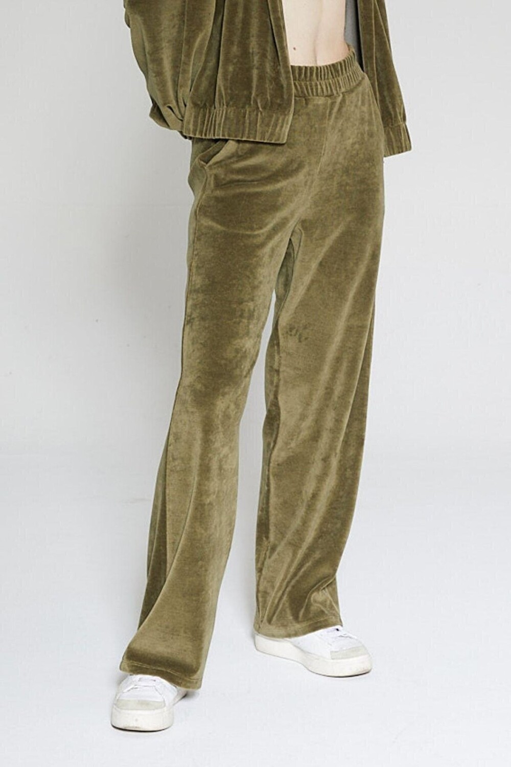 

Женские бархатные широкие спортивные штаны цвета хаки Chandraswear