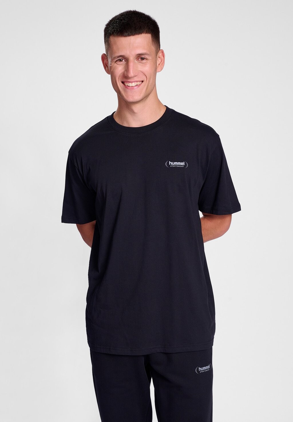 

Базовая футболка FELIX LOOSE TEE Hummel, цвет black