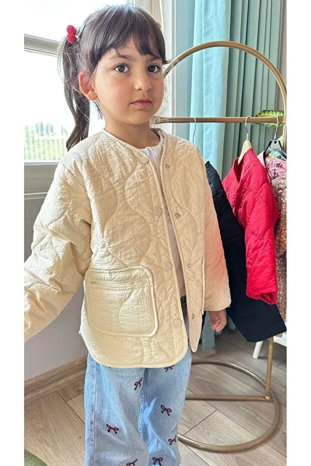 Детская стеганая куртка кремового цвета Vosvosbabystore — фото 2