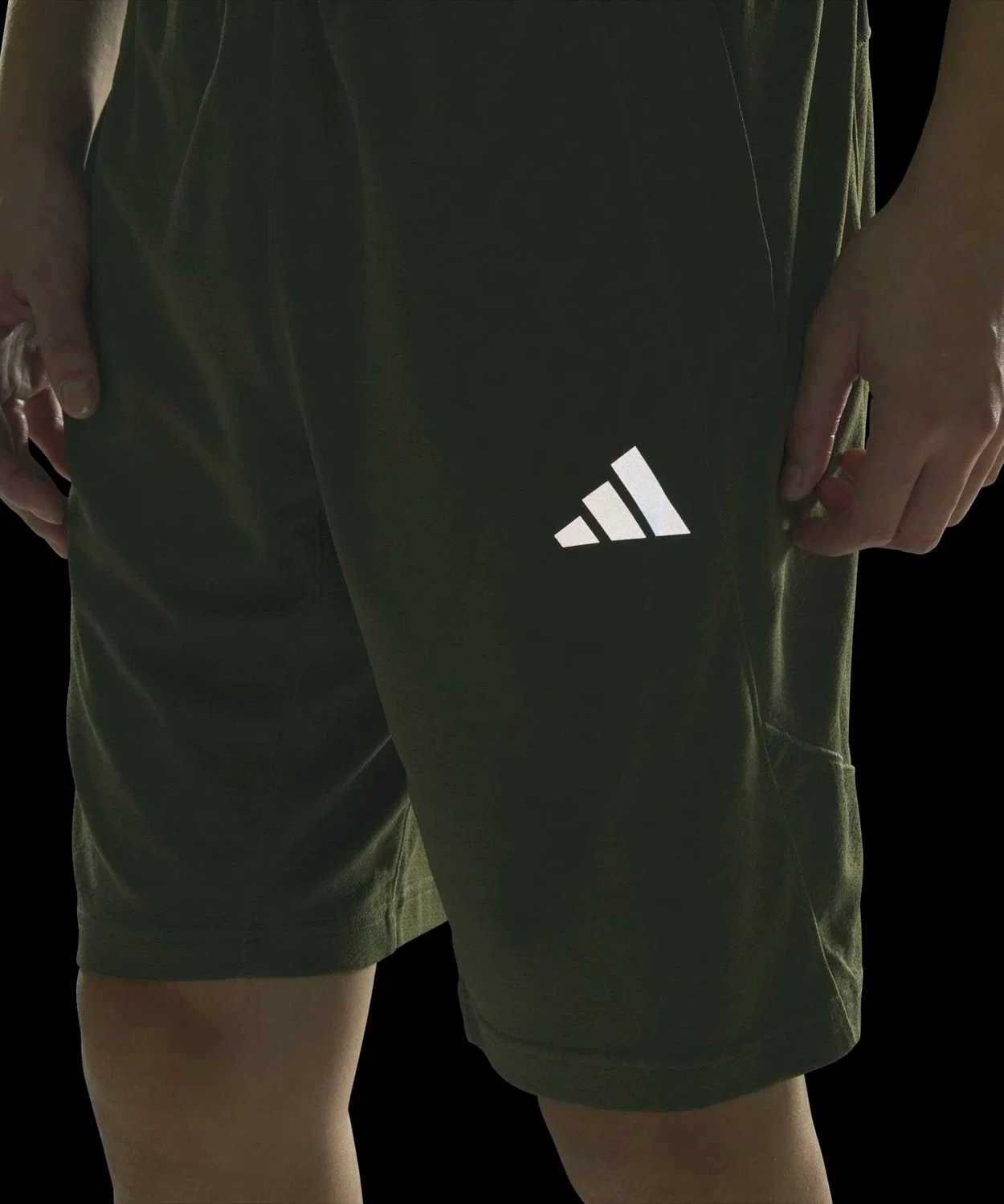 Мужские шорты с длиной по колено Tech Essentials Cool Touch Regular Fit Stealth Slubber 9" Adidas, Khaki — фото 4