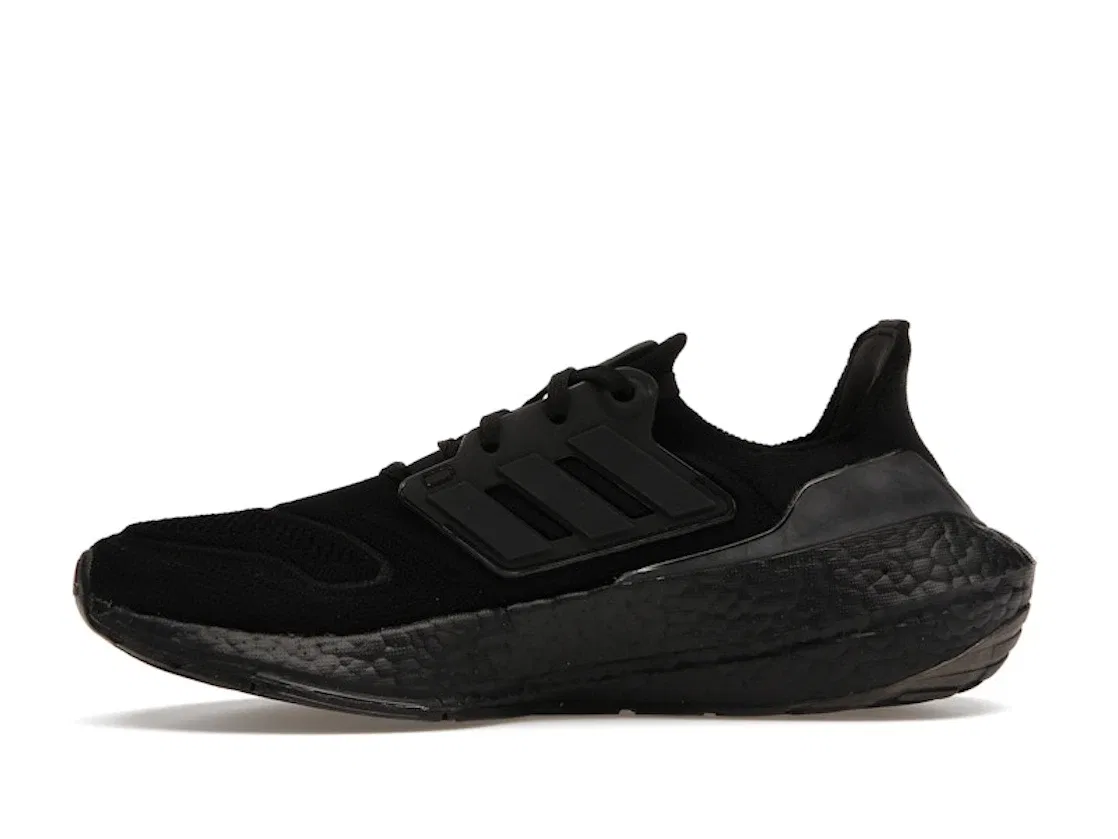 Детские кроссовки для бега с технологией Boost Adidas Ultra Boost 22, Core Black Core Black Core Black — фото 3
